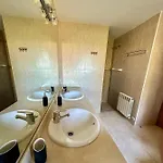 Vila Carrera *