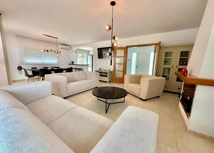 Carrera Вілла *